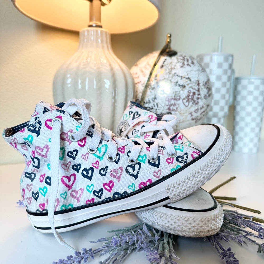 Colorful Heart Pattern Kids High-Top Sneakers